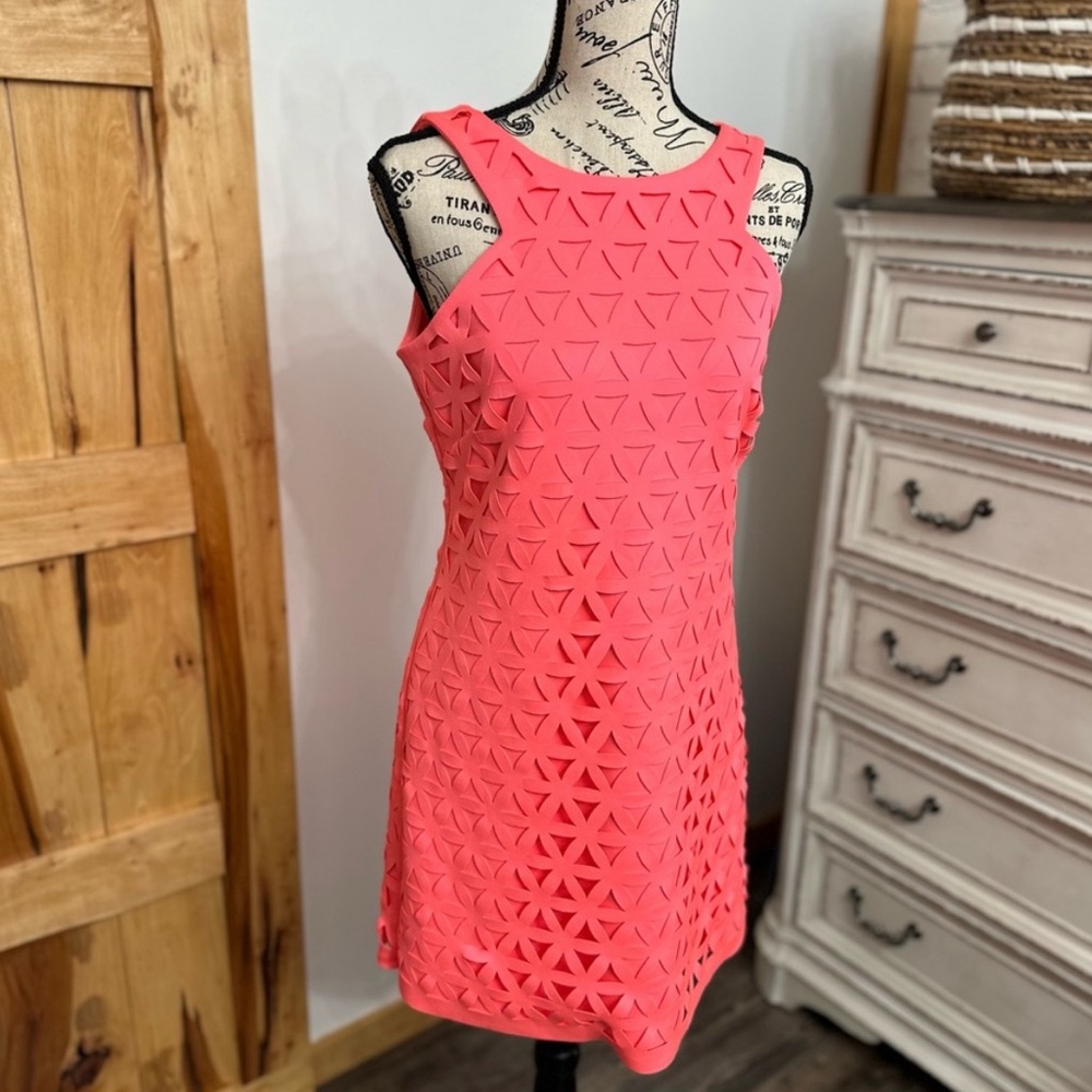 🌺 LILLY PULITZER DRESS🌺 Pink Sun Ray Daisy Laser Cut Scuba Neoprene Shift Dress